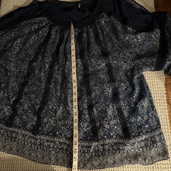 Elie Tahari L Silk Blouse Blue Cold Shoulder Metallic Embroidery Pleated Chiffon - Picture 11 of 14